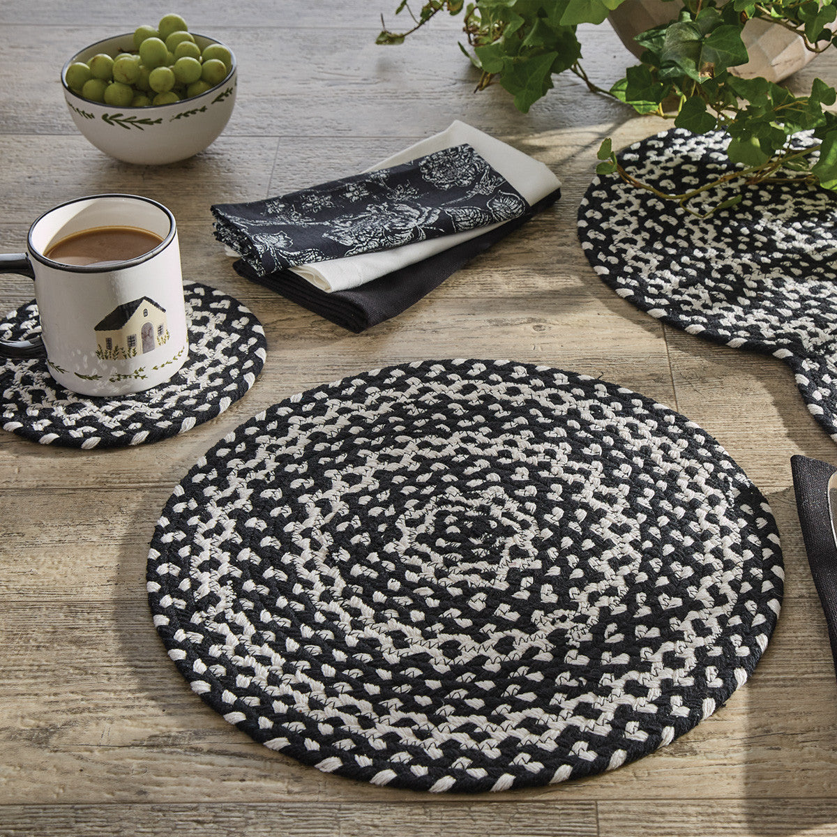 Blacksburg Round Braided Placemat